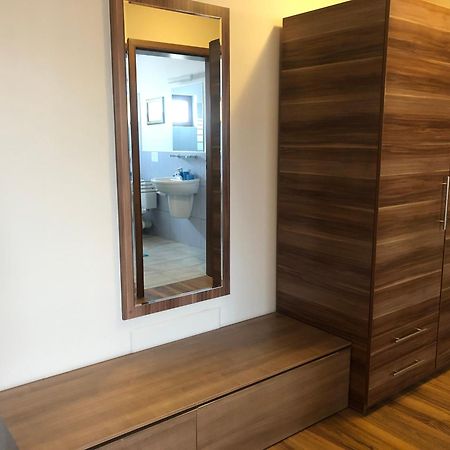 Cabrio Apart Hotel Клуж-Напока Экстерьер фото
