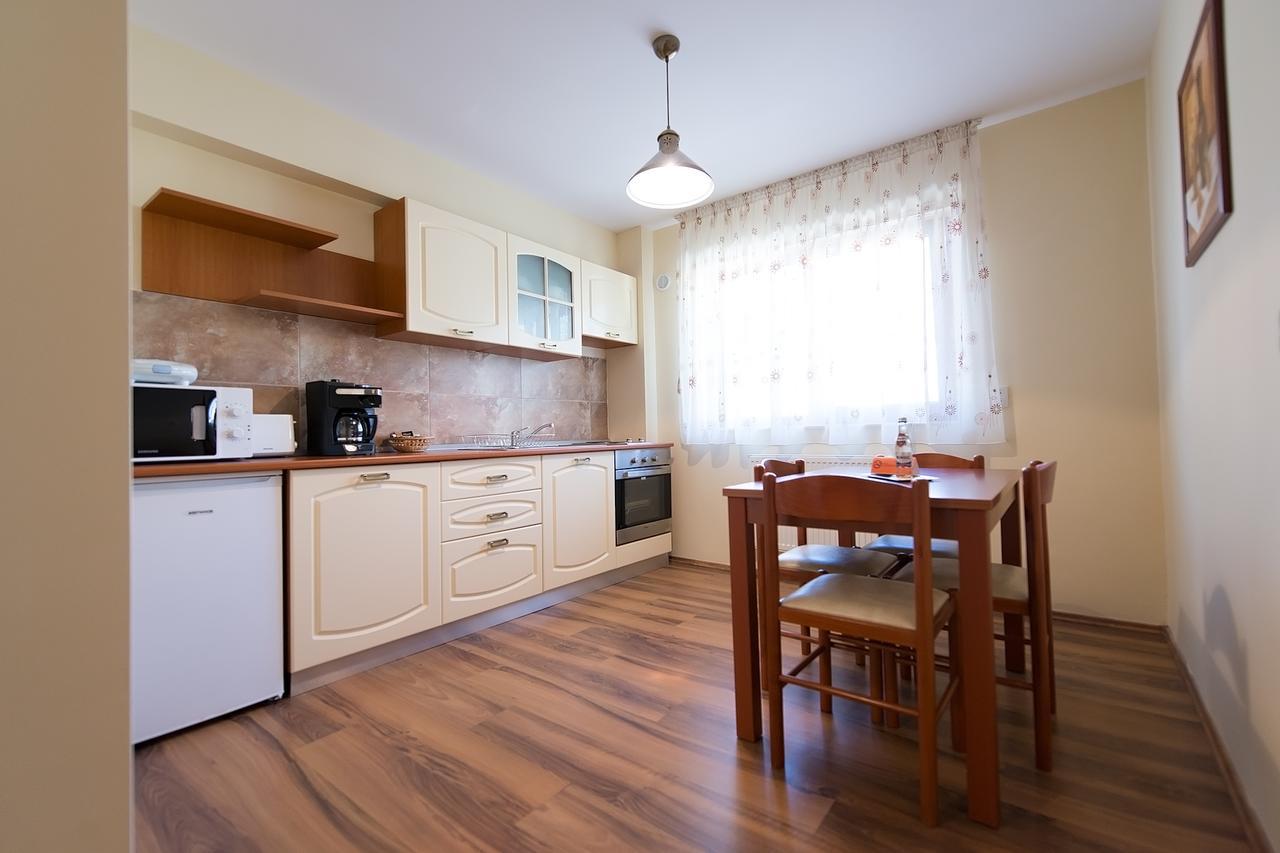 Cabrio Apart Hotel Клуж-Напока Экстерьер фото