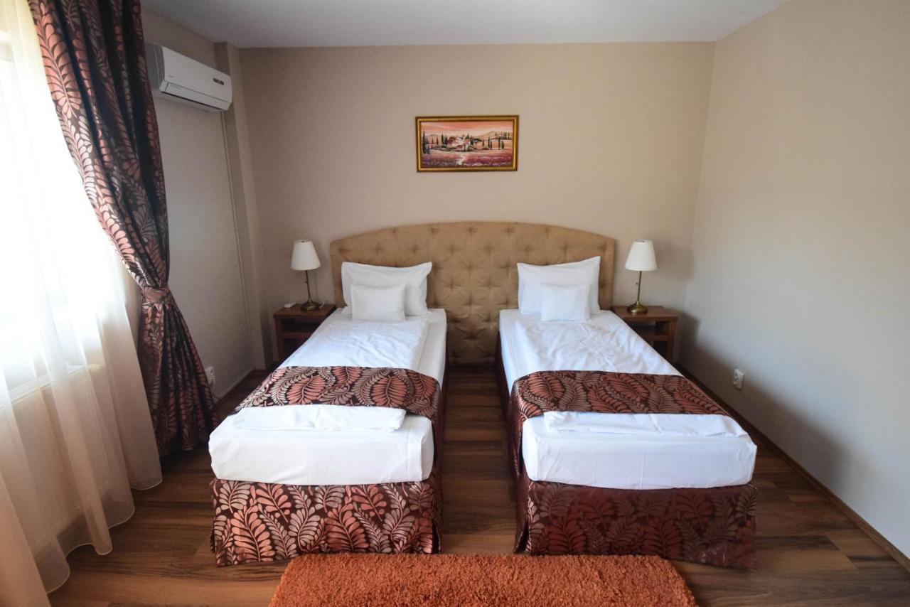 Cabrio Apart Hotel Клуж-Напока Экстерьер фото
