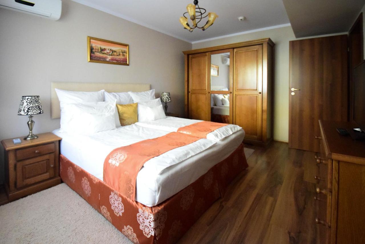 Cabrio Apart Hotel Клуж-Напока Экстерьер фото
