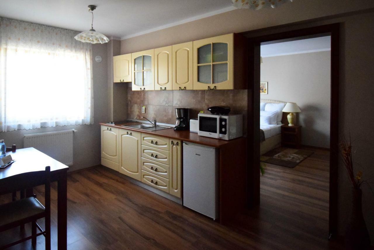 Cabrio Apart Hotel Клуж-Напока Экстерьер фото