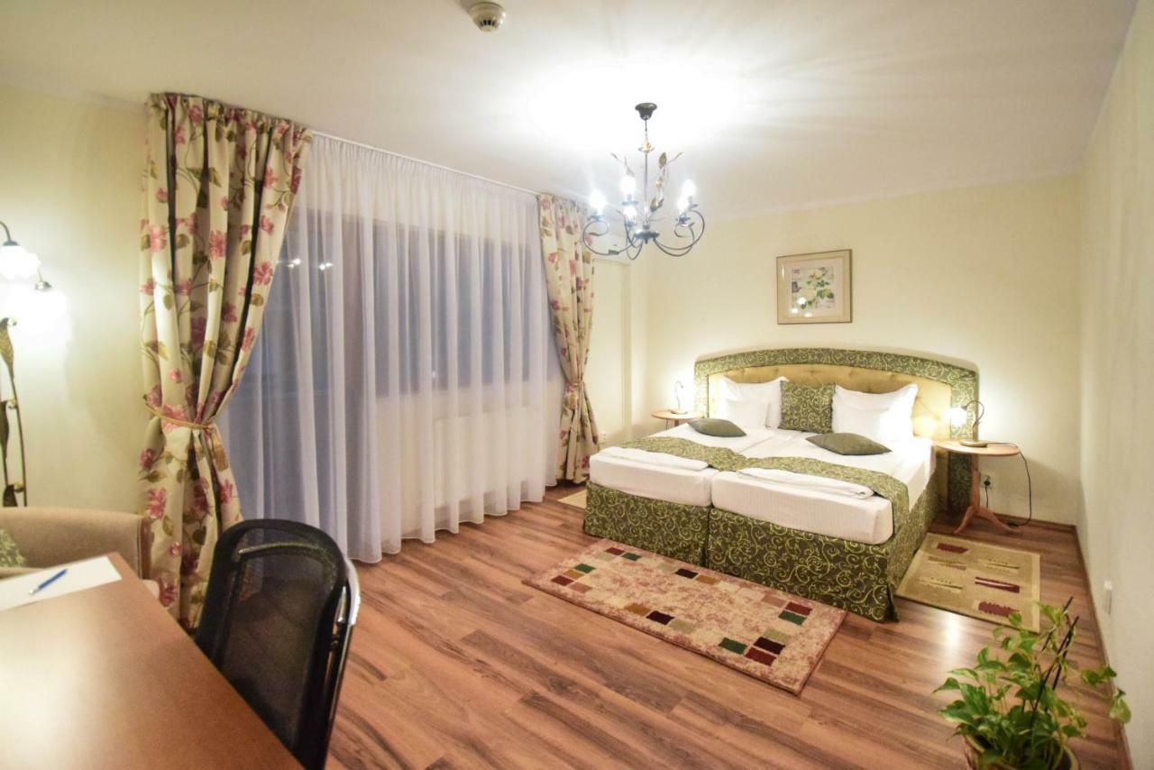 Cabrio Apart Hotel Клуж-Напока Экстерьер фото