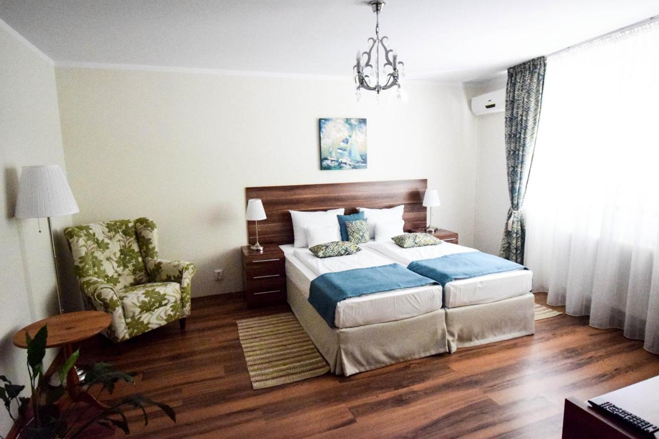 Cabrio Apart Hotel Клуж-Напока Экстерьер фото